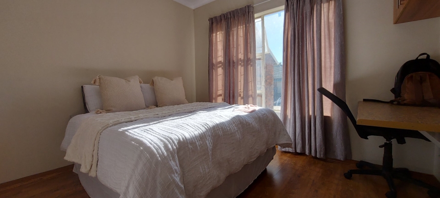 2 Bedroom Property for Sale in Langenhovenpark Free State